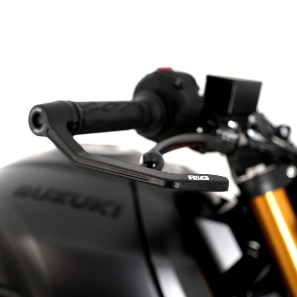 R&G Brake Lever Interlock Guard for Suzuki GSX-8T ’25-, GSX-8TT ‚Äò25-, GSX-8R ’24-, DR-Z4SM ’25-,DR-Z4S ’25-and 5 others. Without mirrors / mirrors removed.